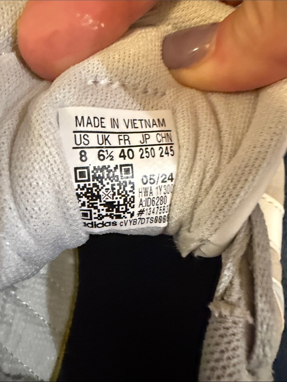 Adidas - Picture 3 of 3